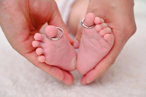 咸阳怀孕肚子一边高一边低